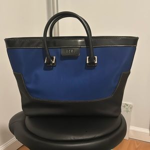 Ralph Lauren beautiful handbag in a very good condition.